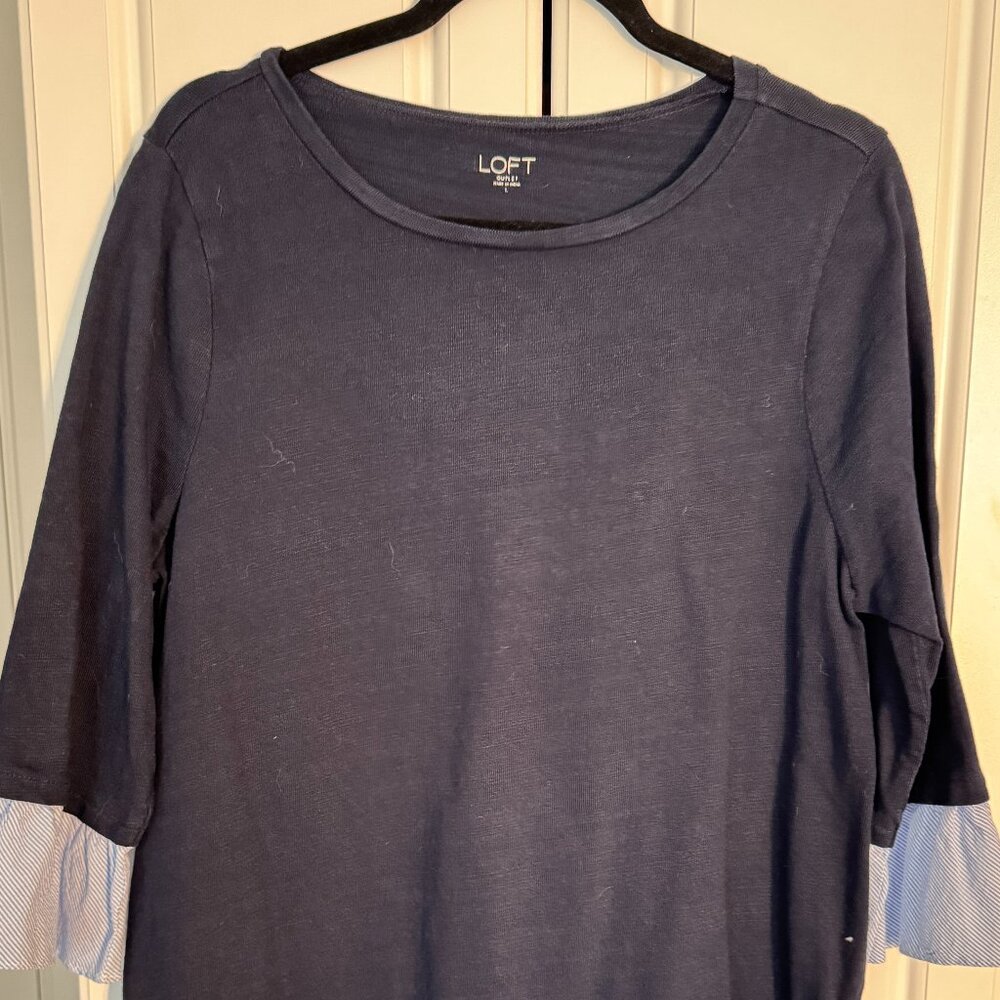 Loft, size L Navy top with trim